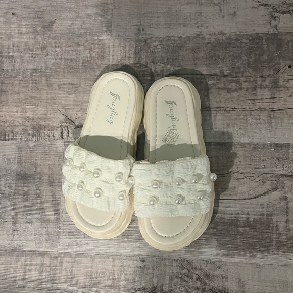 Cream Pearl Slippers - Picture 2 of 3